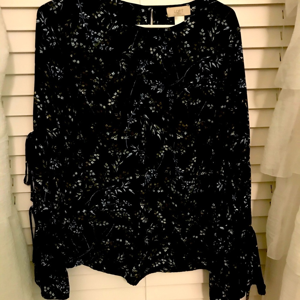Loft long fancy sleeve top